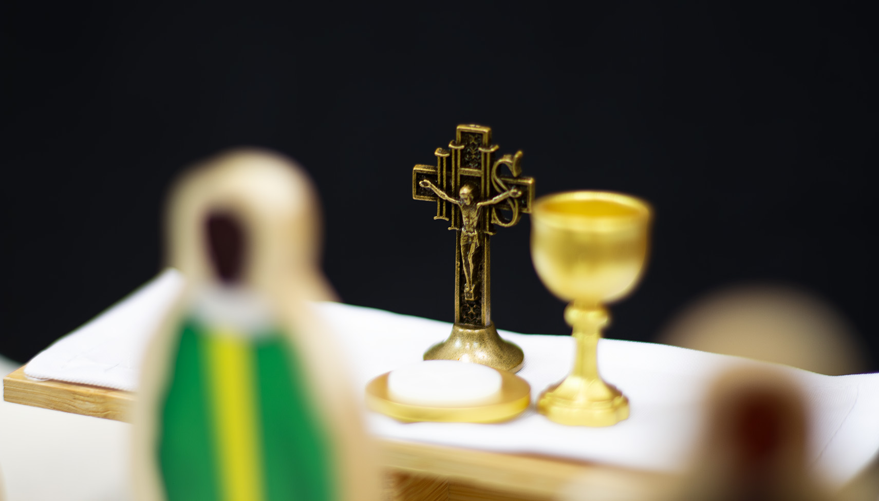 Jesus Present in the Holy Eucharist Photo 9