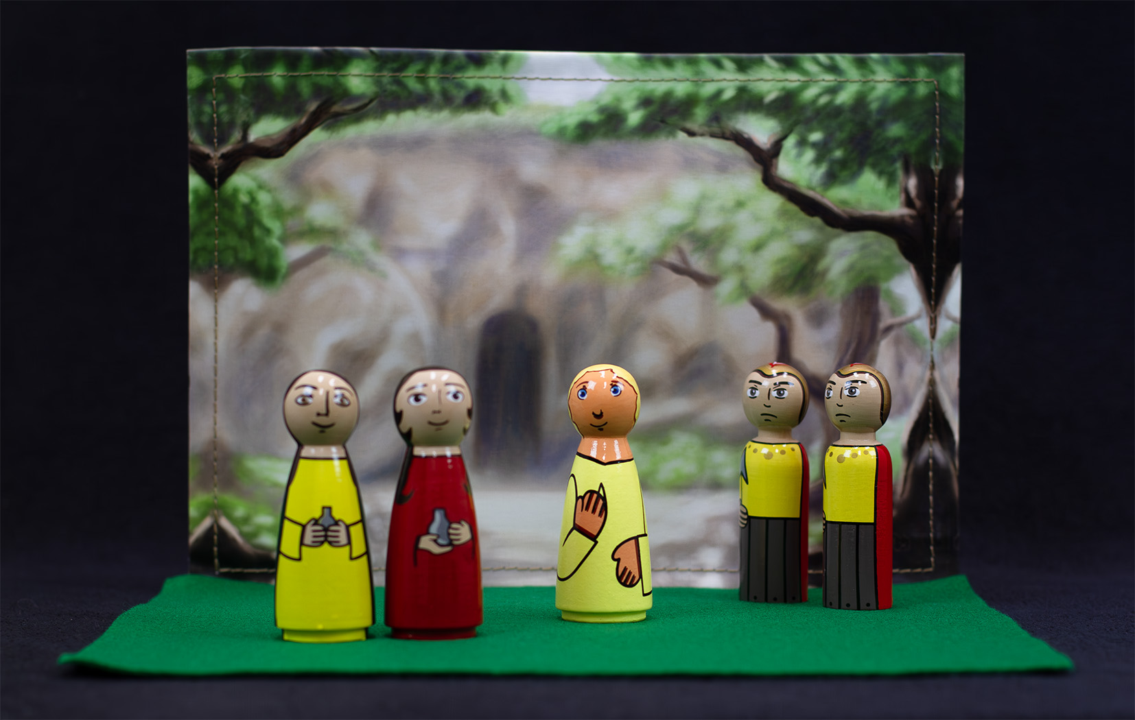 Risen Christ Empty Tomb - Photo 01